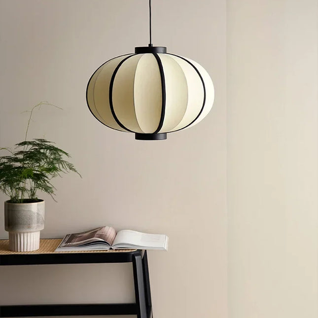 Lanternes simples avec abat-jour en tissu pour décoration lumineuse — LZ4X9P