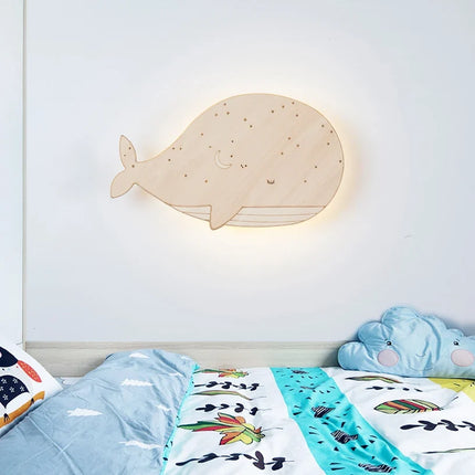 Applique murale LED en bois forme baleine pour enfants — LZ4X9P2