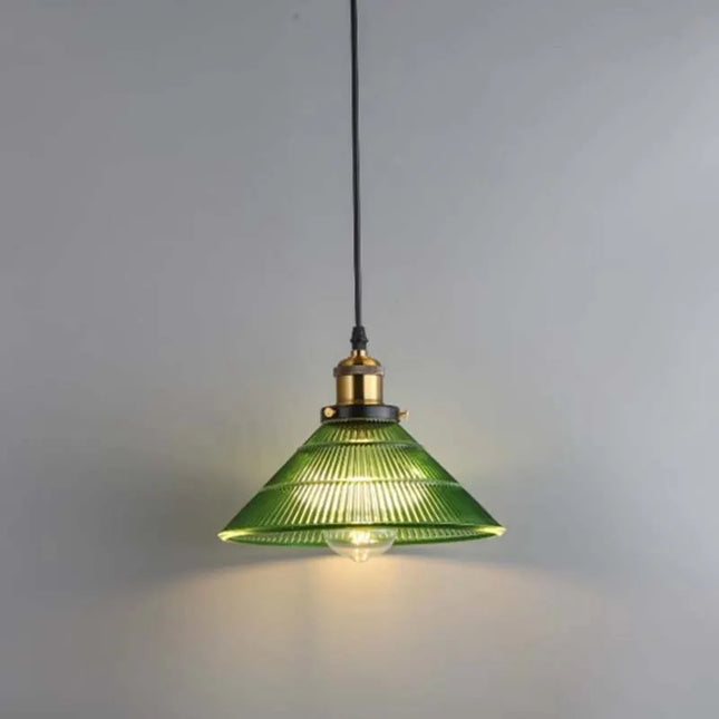 Suspension en verre au design nordique vert