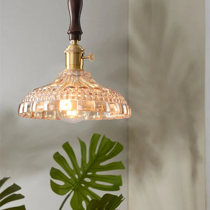 suspension moderne en laiton avec abat-jour rustique en verre de noyer