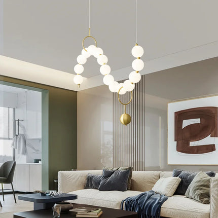 Lustre suspension blanc en acrylique orné de perles — LZ4X9Q2