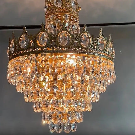 Lustre en cristal au design moderne pour intérieur haut de gamme — LZ4P9XQ