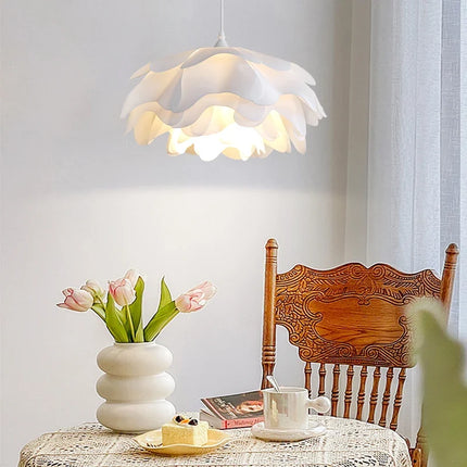 Suspension fleur minimaliste au design français pour enfants et restaurants — LZ4X9Q7B