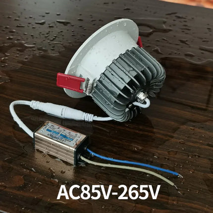 Spot LED étanche dimmable pour éclairage extérieur encastré — LZ4P7X9