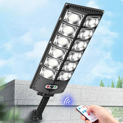 Lampadaire solaire étanche 600000 lumens avec détecteur de mouvement — LZ4G7Q2