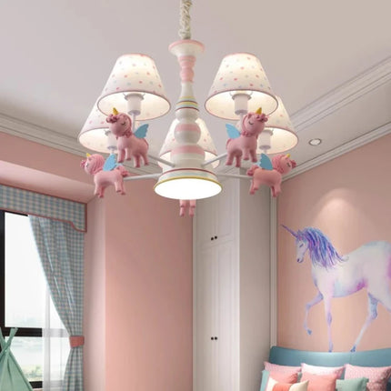 Lustre carrousel romantique pour chambre d'enfant moderne — LZ4X9P2