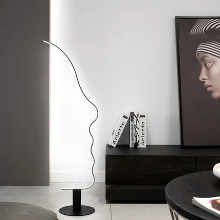 Lampadaire minimaliste moderne pour éclairage intérieur créatif — LZ4X9P2
