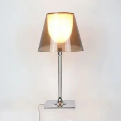 Lampe de table design italien en acrylique pour salon et bureau — LZ4X9J