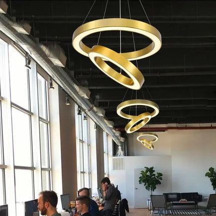 Lustre LED à anneaux ronds pour éclairage moderne et créatif — LZ4F9T1