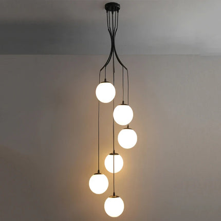 Lustre suspension nordique avec globes en verre laiteux — LZ4P9XQ