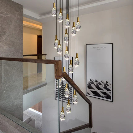 Lustre moderne en cristal pour escalier colimaçon — LZ4X9Q7