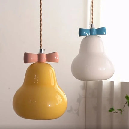 Suspension en verre avec nœud rose pour chambre d’enfant — LZ4X9P2