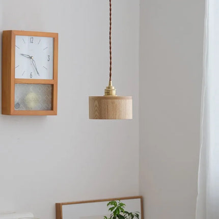 Suspension nordique en bois avec luminaire en laiton — LZ4X9P2