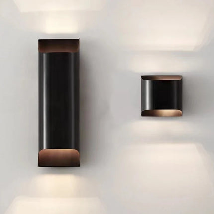 Applique murale LED en laiton au design moderne et épuré — LZ4X9T2
