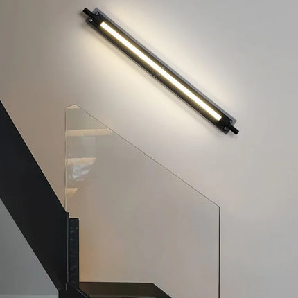 Applique murale italienne au design minimaliste et créatif — LZ4X9P2Q