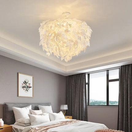 Lustre décoratif en feuilles plastiques pour ambiance romantique — LZ4X9T