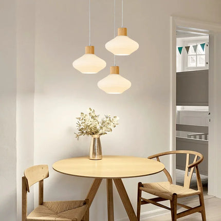 Lustre nordique en bois pour intérieur élégant — LZ4X9P2Q