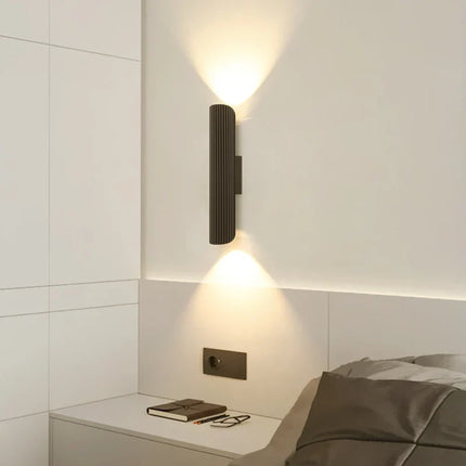 Applique murale stylisée avec protection des yeux et lumière spectre complet ambiance chaude — LZ4X9T2