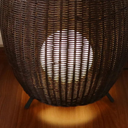 Lampadaire artisanal en rotin naturel pour intérieur et extérieur — LZ4X9M