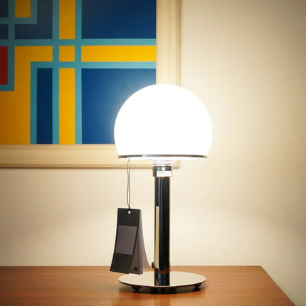 Lampe de bureau au design nordique moderne et fonctionnel — LZ4X9T2