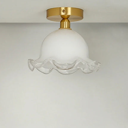 Plafonnier en verre antique et laiton au design minimaliste — LZ4X9Q2T