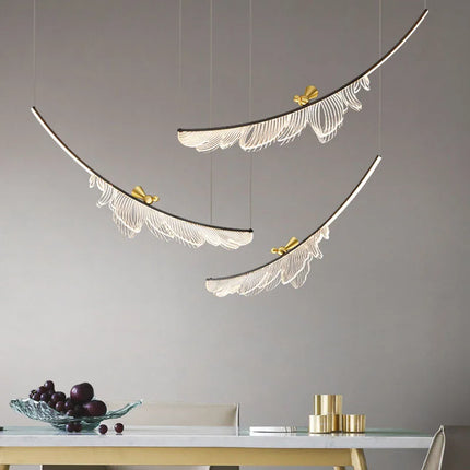 Lustre artistique ajustable en plumes et fil métallique — LZ4P9XJ