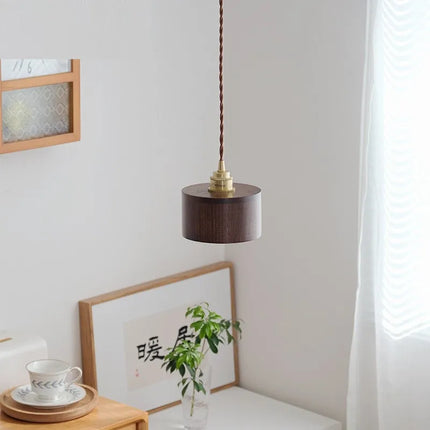 Suspension nordique en bois avec luminaire en laiton — LZ4X9P2