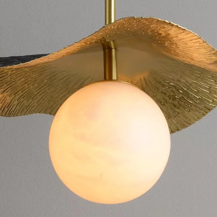 Lustre en cuivre avec boule en marbre naturel — LZ4X9P2Q
