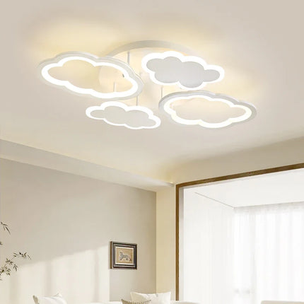 Lustre enfant en forme de nuage blanc romantique — LZ4X9T2