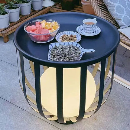 Lampadaire solaire avec boule acrylique et prise métallique — LZ4X9T2