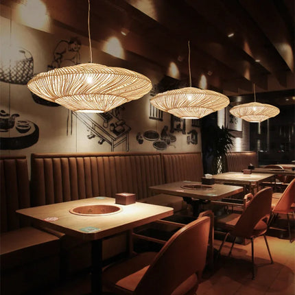 Suspension design japonaise en rotin forme ovni pour intérieur moderne — LZ4X9T2