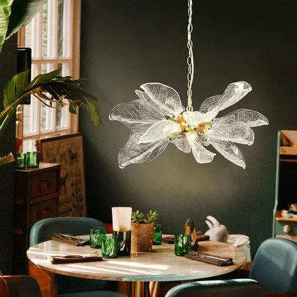 Lustre moderne en métal avec feuilles décoratives élégantes — LZ4X9P