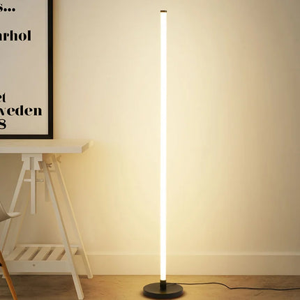 Lampadaire LED vertical moderne à bande lumineuse pour chambre et salon — LZ4X9P
