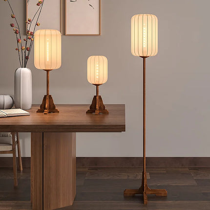 Lampadaire vintage en bois et cuivre pour hôtel et restaurant — LZ4X9P