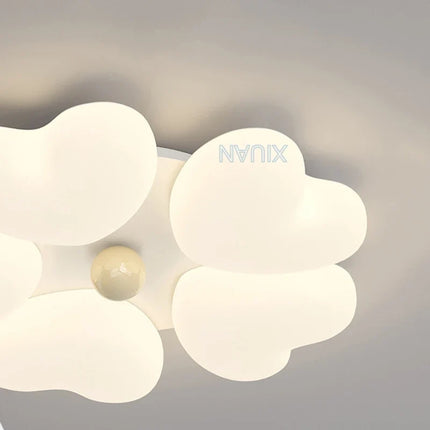 Lustre moderne en forme de cœur pour chambre d’enfant romantique — LZ4G7T9