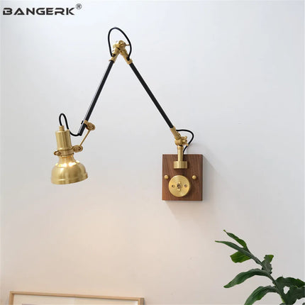 Applique murale nordique en cuivre avec bras pivotant et interrupteur — LZ4X9TQ