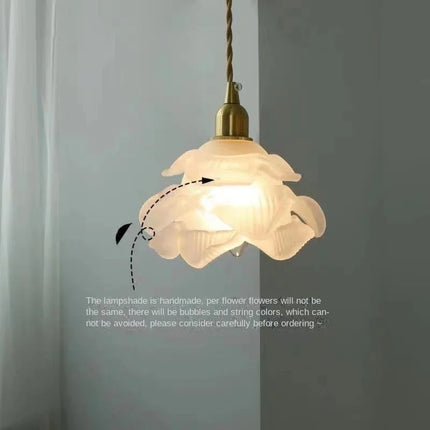 Suspension rétro en laiton et verre à pétales décoratives — LZ4X9J