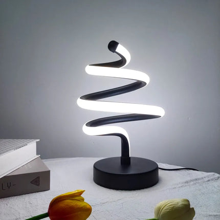 Lampe de bureau USB décorative en forme d'arbre de Noël — LZ4X9P
