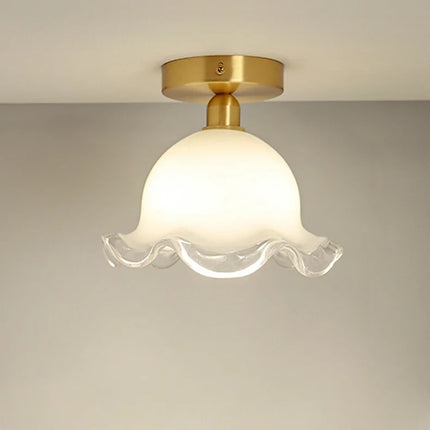 Plafonnier en verre antique et laiton au design minimaliste — LZ4X9Q2T