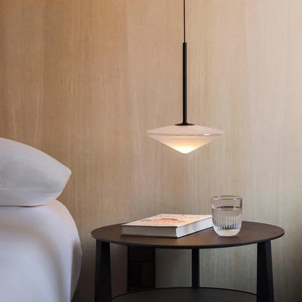 Suspension lustre en forme de verre au design élégant — LZ4X9P