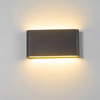 Noir / Blanc froid (5 500-7 000 K). / 18W