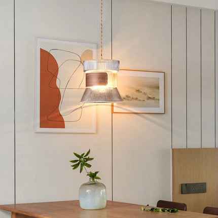 Suspension moderne en verre avec accents bois et cuivre — LZ4X9T2
