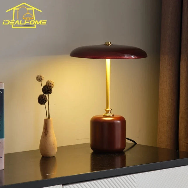 Lampe de bureau rétro américaine en laiton et verre — LZ4X9P2