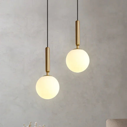 Suspension moderne avec globe en verre doré — LZ4X9T2