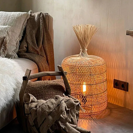 Lampadaire vintage en rotin au design simple et nostalgique — LZ4X9P2