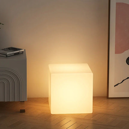 Lampadaire moderne pour ambiance chaleureuse et romantique — LZ4T9X