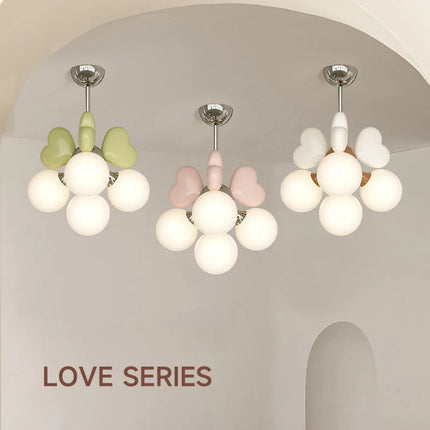 Lustre enfant avec bulle en forme de cœur — LZ4X9JQ