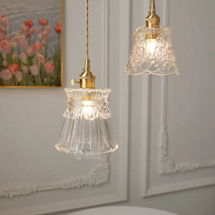 suspension en verre au design nordique moderne pour intérieur élégant