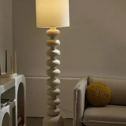 lampadaire design vintage en résine wabi-sabi pour intérieur moderne