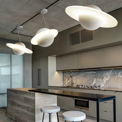 Suspension design avec anneau décoratif Jupiter — LZ4X9T1